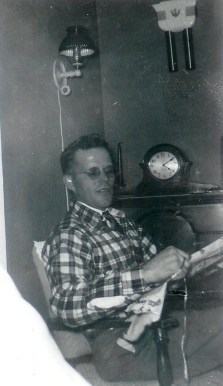 #363=Russ N.@G&amp;G Sletten's in Albert Lea, MN; circa 1947