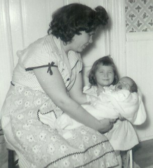#63=Elliott crying with Mom and Brenda Smith, Jan. '54