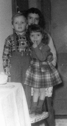 #47.2=Elliott(with Rosie &amp; Candi, circa '58 @ Aunt Bev's)