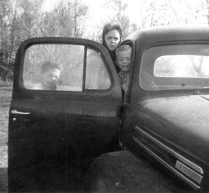 #66=Elliott, Lyle N.&amp;Rosie in '50 Ford pickup,April '60