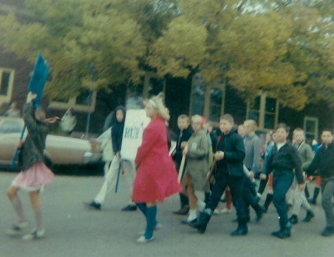 #87=Elliott in HomeComing parade, October 1965