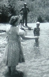 #40=Mavis Rogness, Candi,Dad & Elliott(1961)