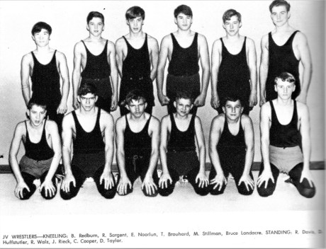 #1068 BGHS 1968-69 El on Wrestling Team 001