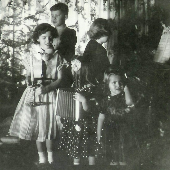 #258.1=Singing Christmas songs, Uncle Del's; Christmas 1954