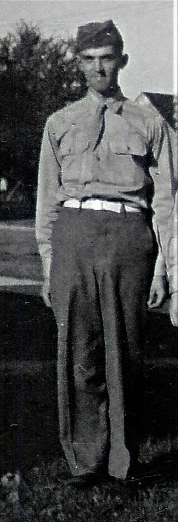 #384.1=Slettens and children in Albert Lea, MN; circa 1943