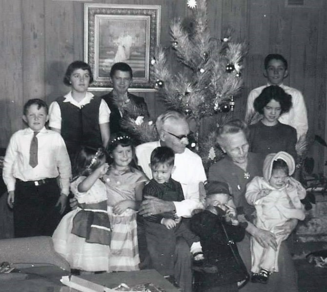 #928 Christmas in Albert Lea at Uncle Del's