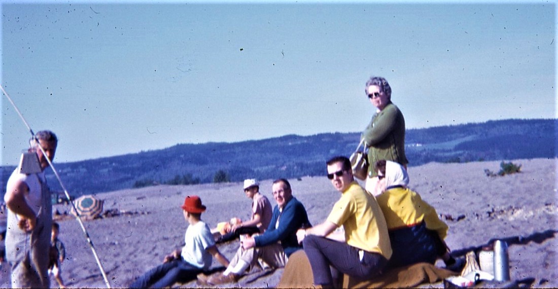 #1000 Family at Woodland Sandbar7.1969