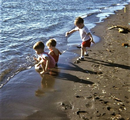 #998 8.1969 Debbie, Dougie n Scott Noorlun at Woodland Bar