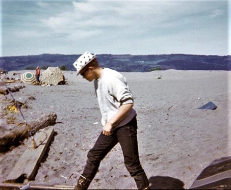#999 7.1969 Elliott throwing knife at Woodland Bar
