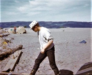 #999 7.1969 Elliott throwing knife at Woodland Bar