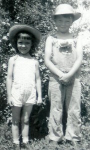 #311=Rosemary&Lowell, front yard, MN; May 1950