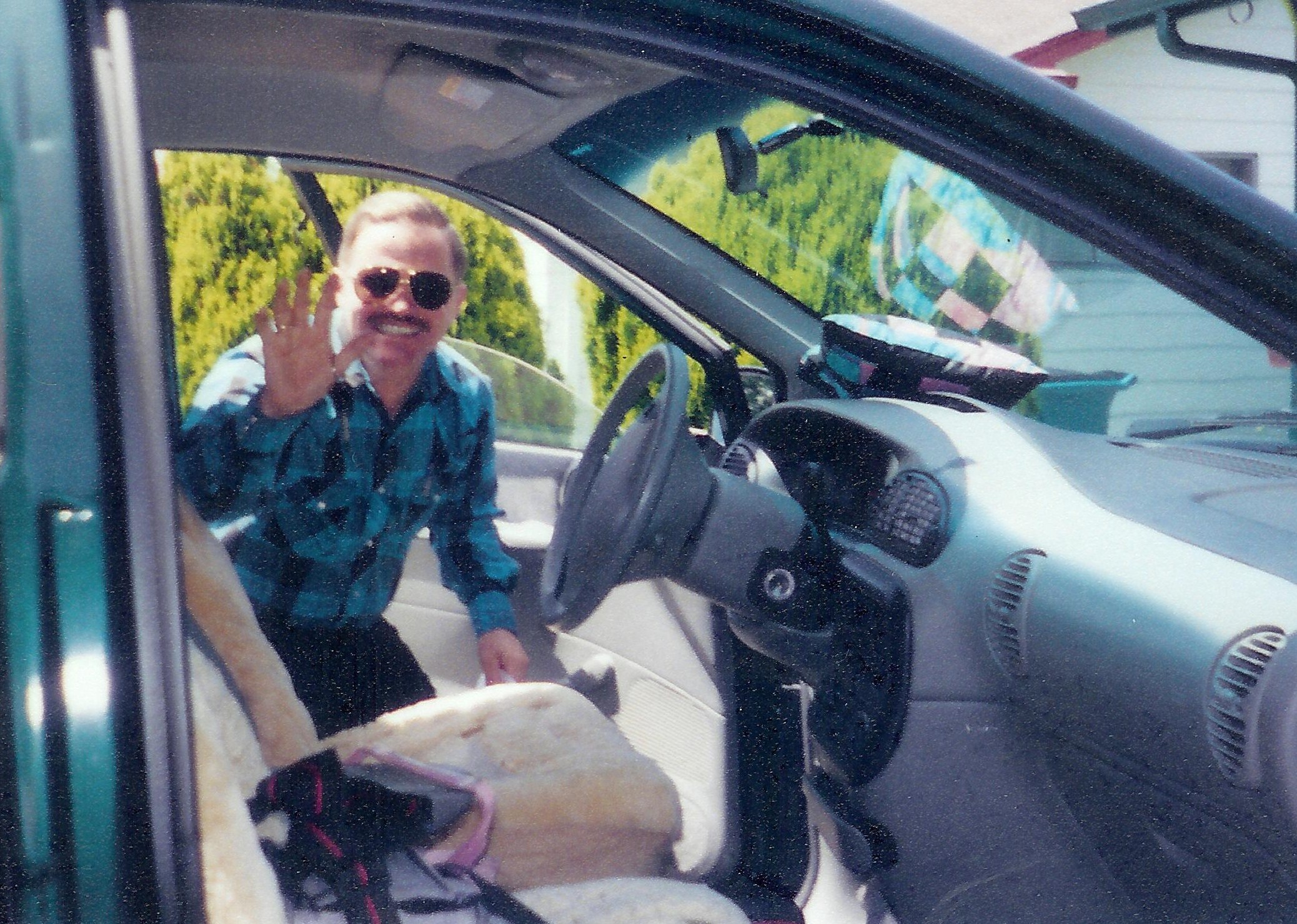 #177=Elliott on miracle vacation; June 17, 1998