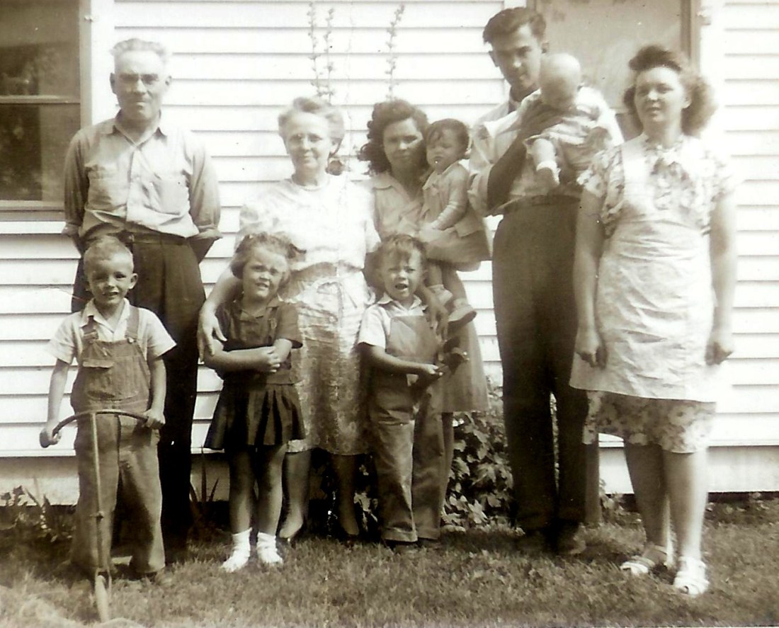 #256=Slettens and Mom with Lowell&amp;Rosie; circa Summer 1948