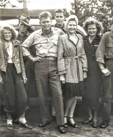 #910 Lillian 1945. Brothers home from WWII