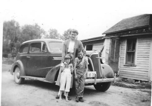 #914 1950 Lowell n Rosie w Janet Ozmun