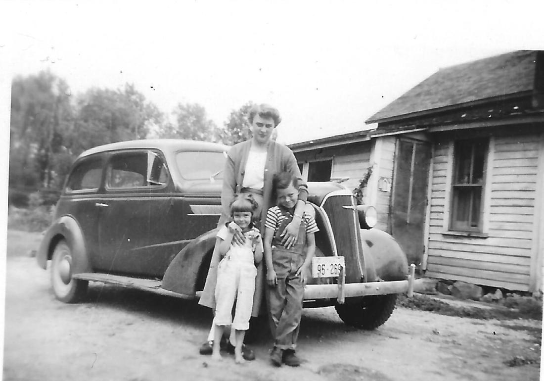 #914 1950 Lowell n Rosie w Janet Ozmun