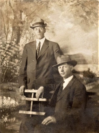 #894 Edwin Noorlun & friend. Circa 1914