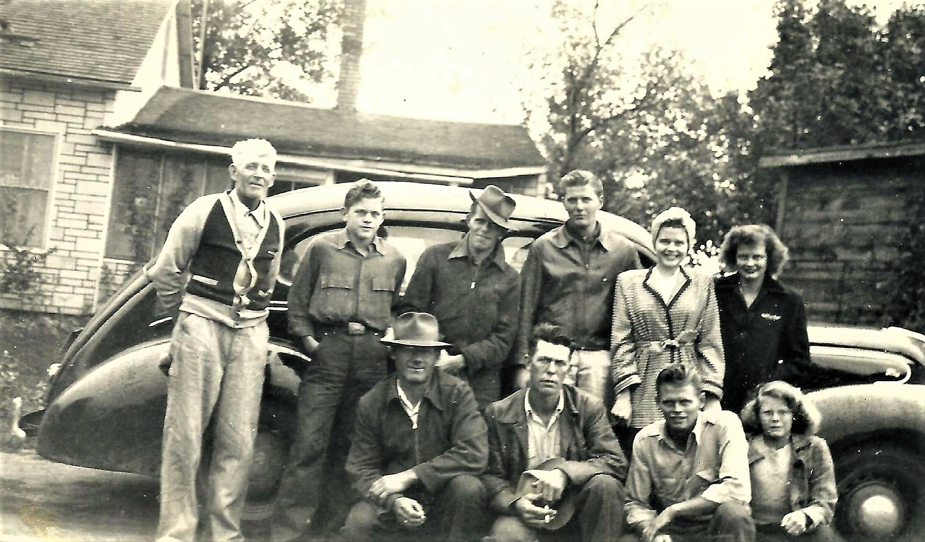 #901 Russ Noorlun n siblings w G. Edwin. 1945 Clearwater, MN