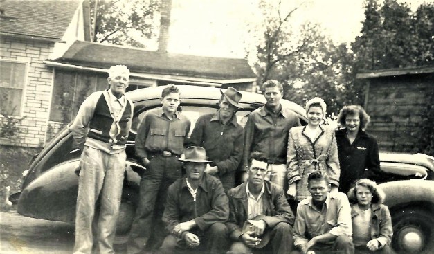 #901 Russ Noorlun n siblings w G. Edwin. 1945 Clearwater, MN