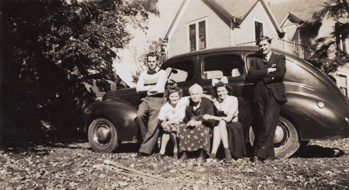 #2009 Russ, Doris, Kjersti, Ileen n Ray Noorlun. Circa 1940