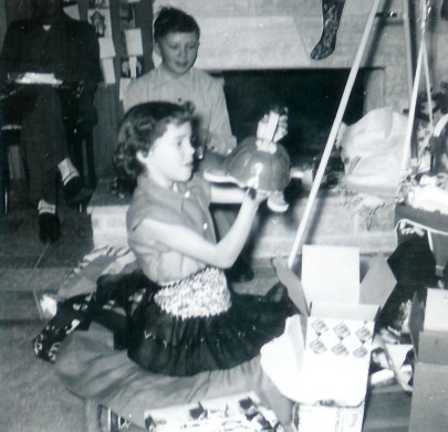 #252=Lowell &amp; Rosie, Uncle Del Sletten's home; Christmas 1954