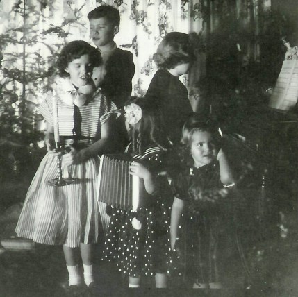 #258.1=Singing Christmas songs, Uncle Del's; Christmas 1954