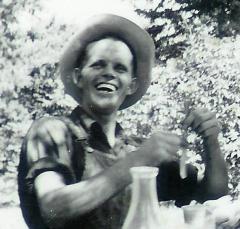 #38.1=Dad n Mom picnic (1948)