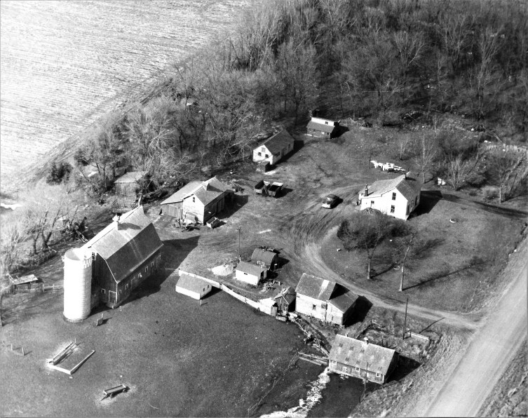 #668a Aerial of Kiester farm 001