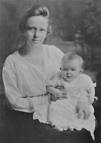 NS#14=Amanda S. with Clarice on lap